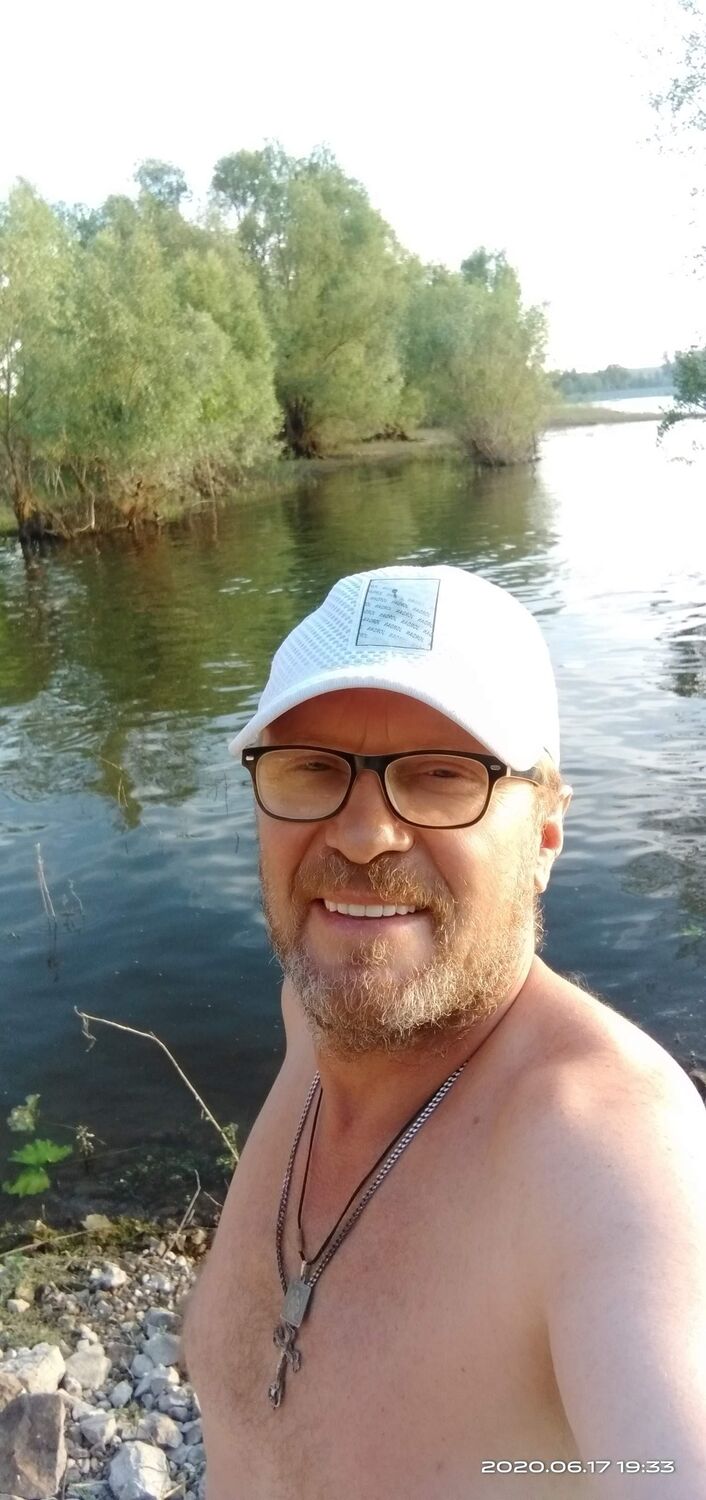  38435890  Oleg, 56 ,    