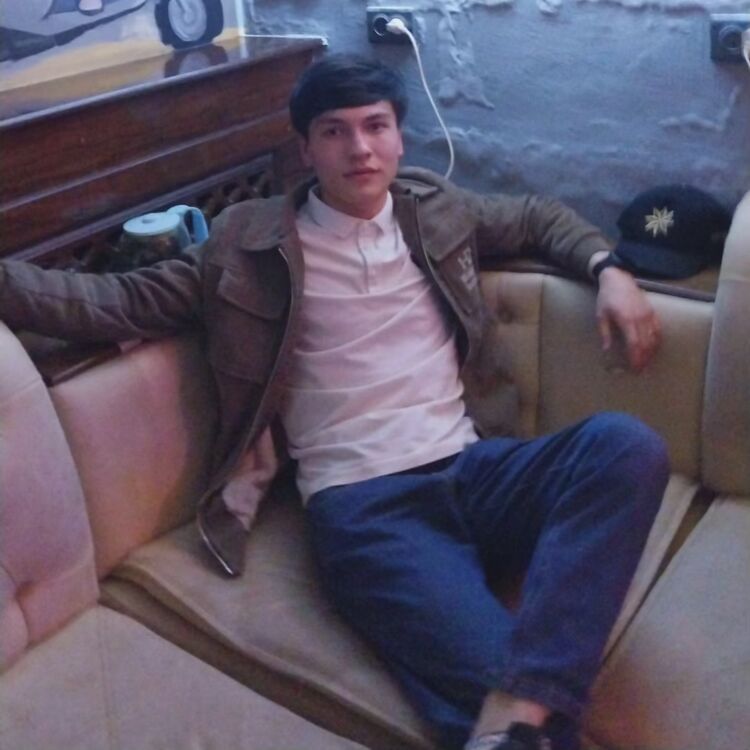  43884410  Sirojbek, 21 ,    