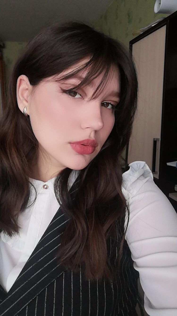  ,   Alexandra, 20 ,   ,   
