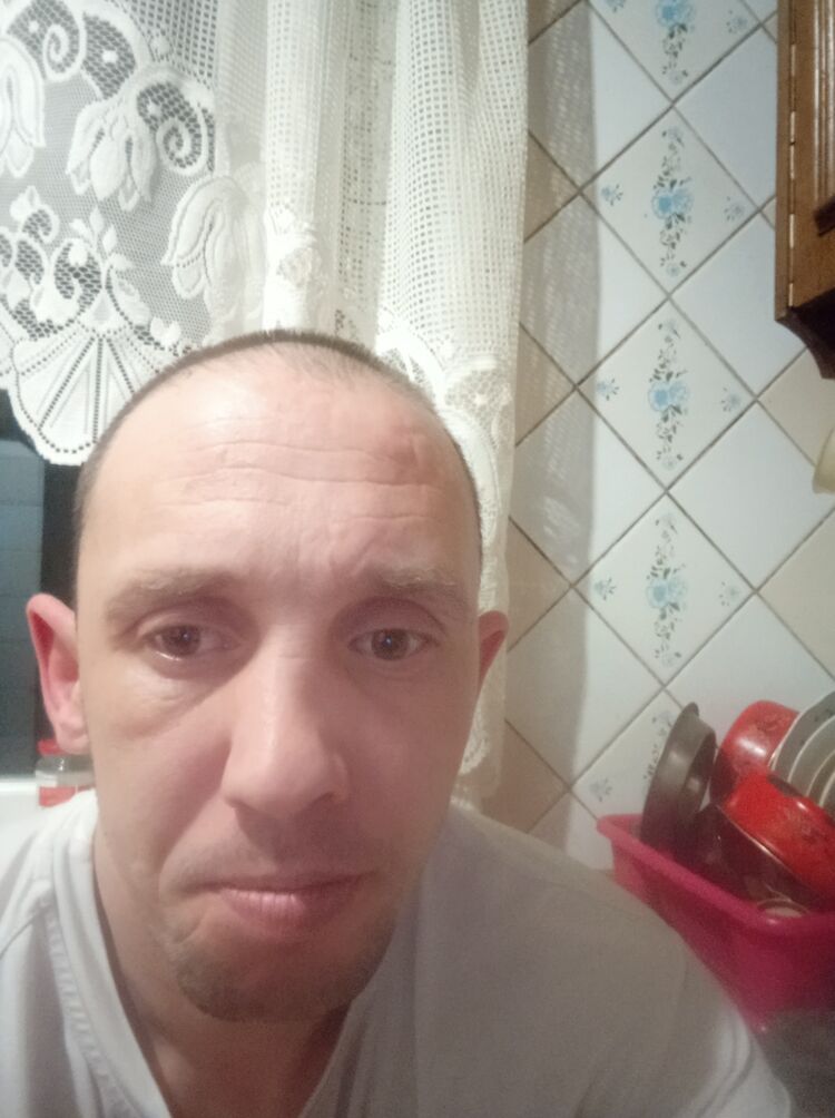 40887150  , 42 ,    