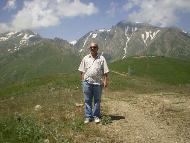  ,   Armen, 62 ,   