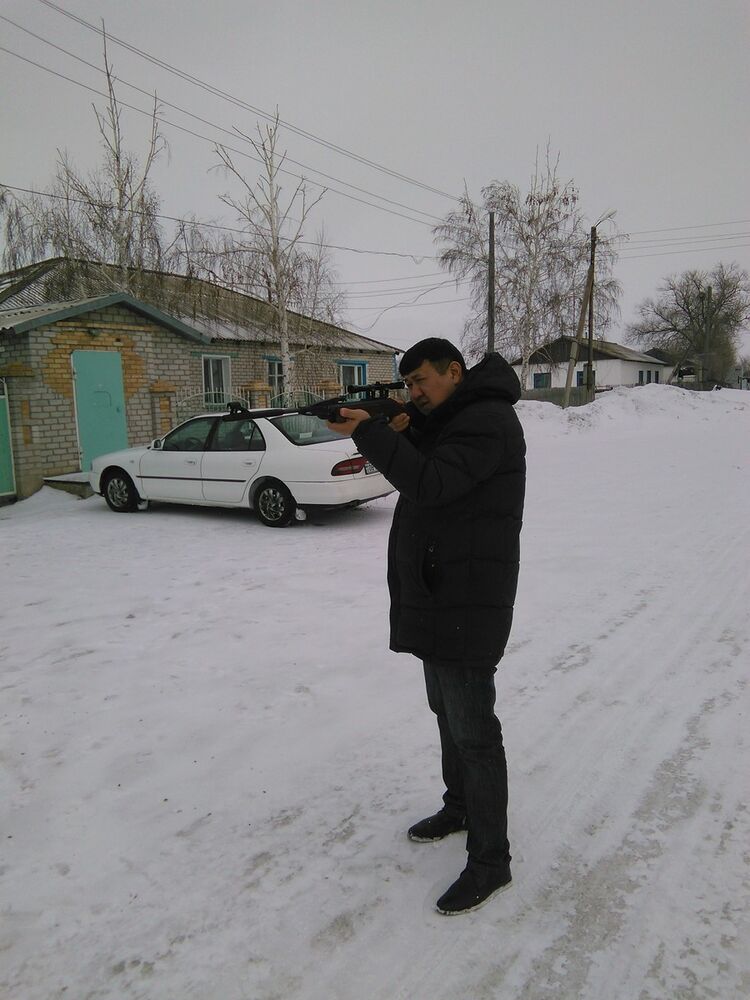  6900600  Manarbek, 45 ,    