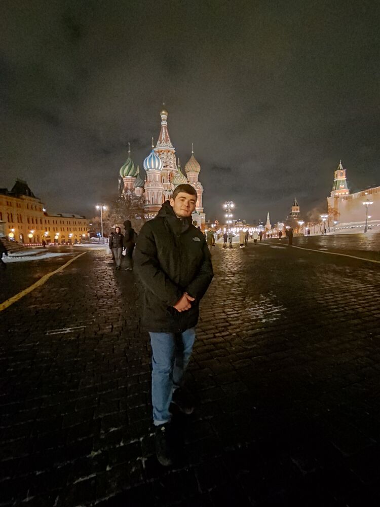  33232820  Artyom, 27 ,    