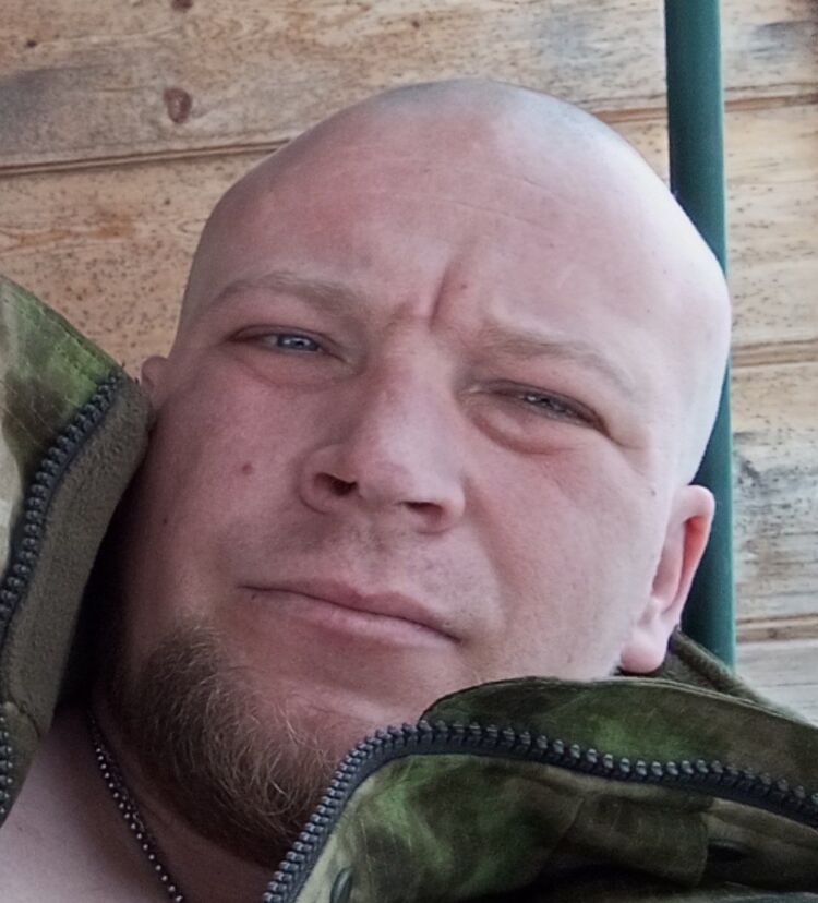  42868980  , 37 ,    