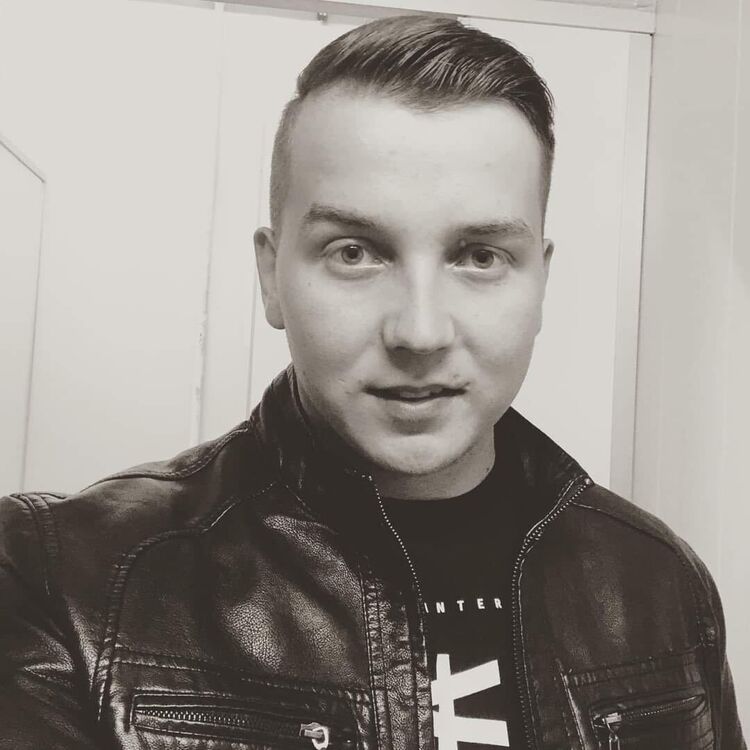  ,   Janis, 28 ,   ,   