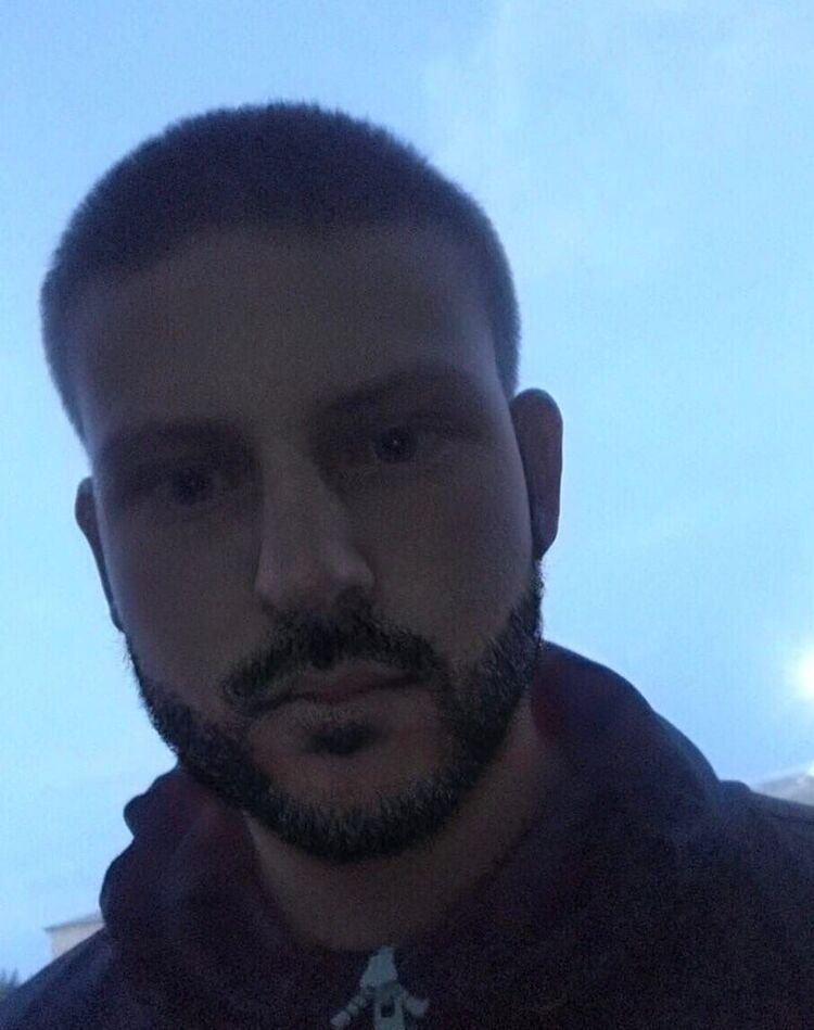 ���� 25536940 ������� Hugi, 33 ����, ���� ���������� � ��������