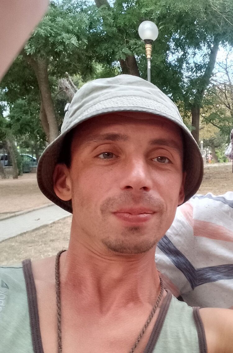  30754740  Artemiy, 35 ,    