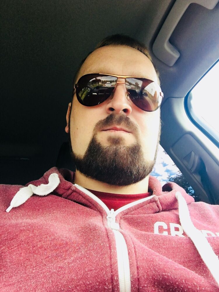  54000660  Denis, 35 ,    -