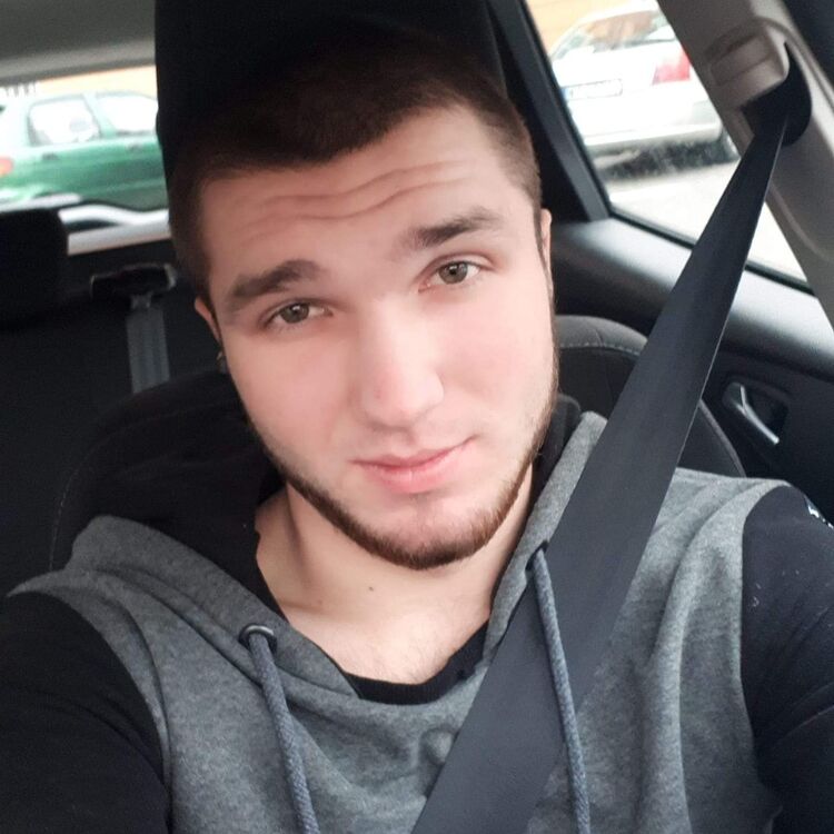  16132420  Anton, 40 ,    