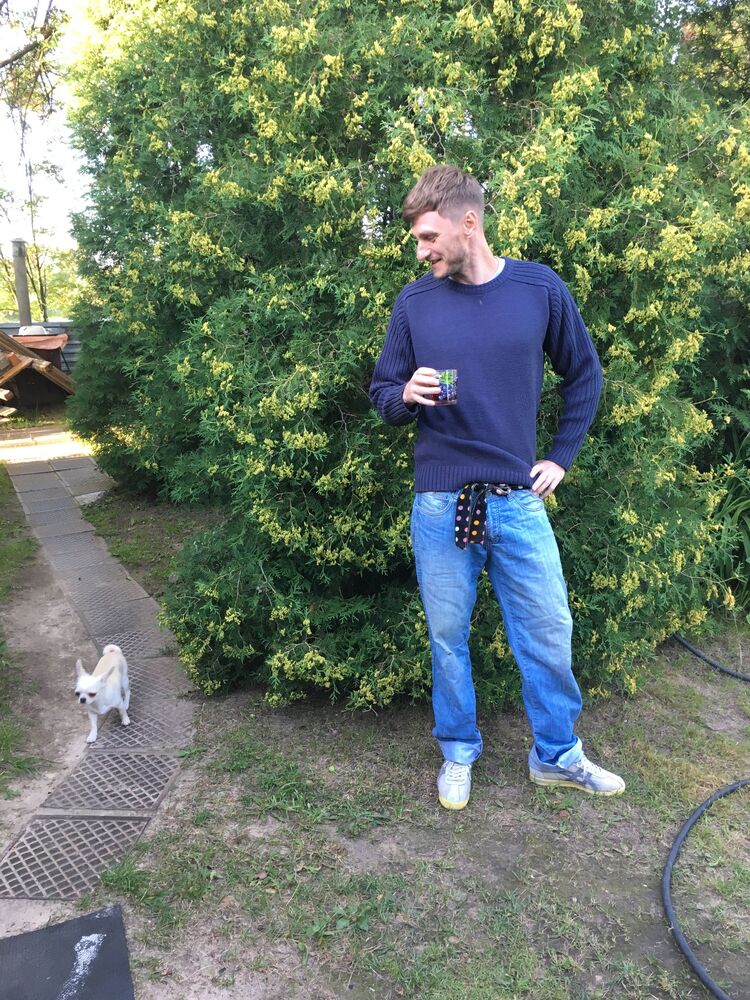 33035370  Maksim, 25 ,    