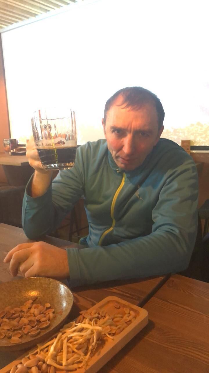  ,   Nikolas, 53 ,   ,   