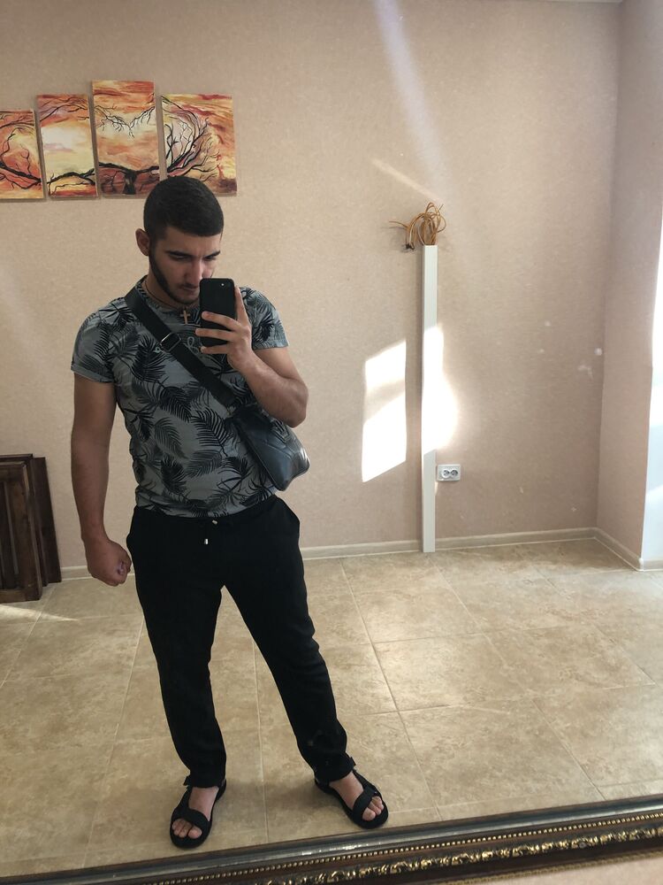  ,   Artur, 23 ,   ,   
