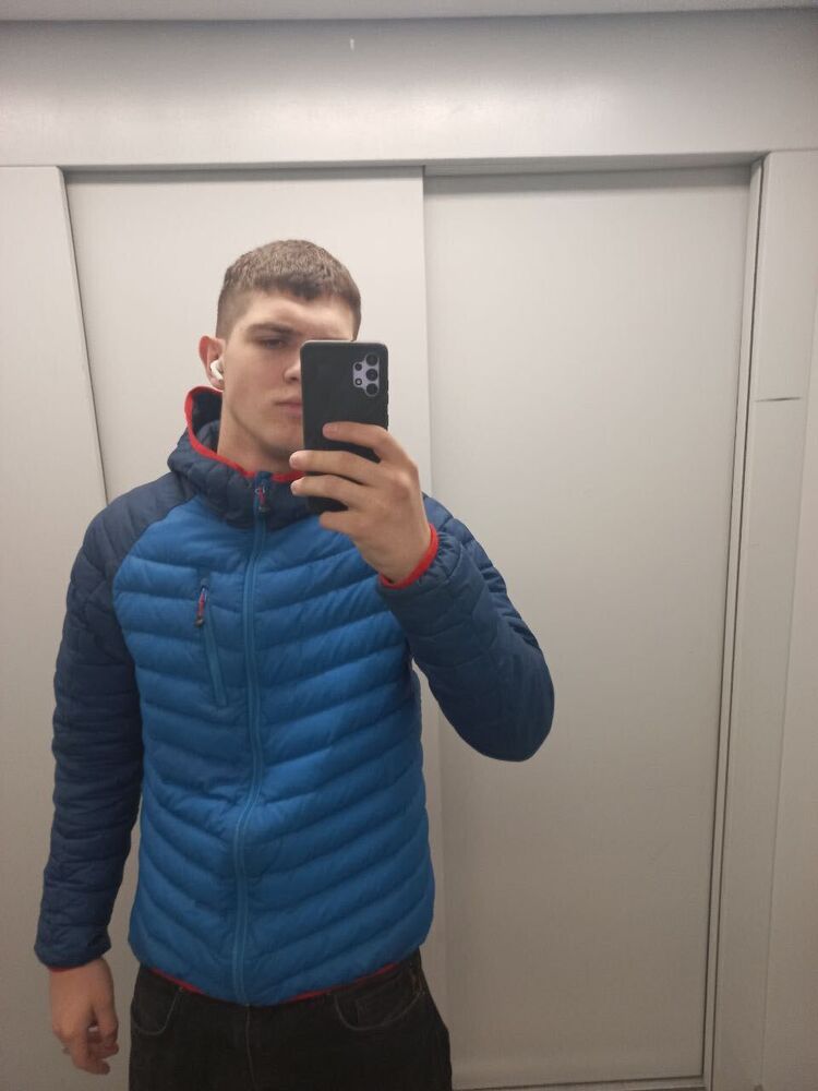  49903510  , 22 ,    