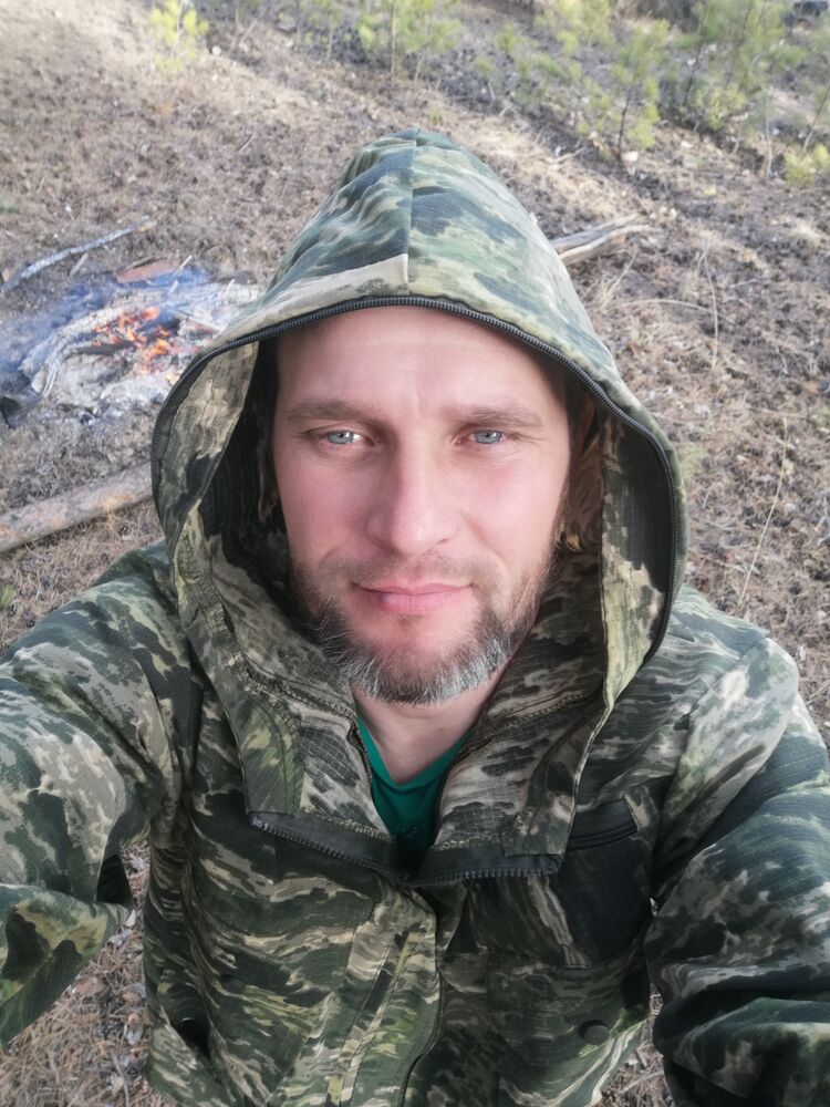  33721010  Andrey, 40 ,    