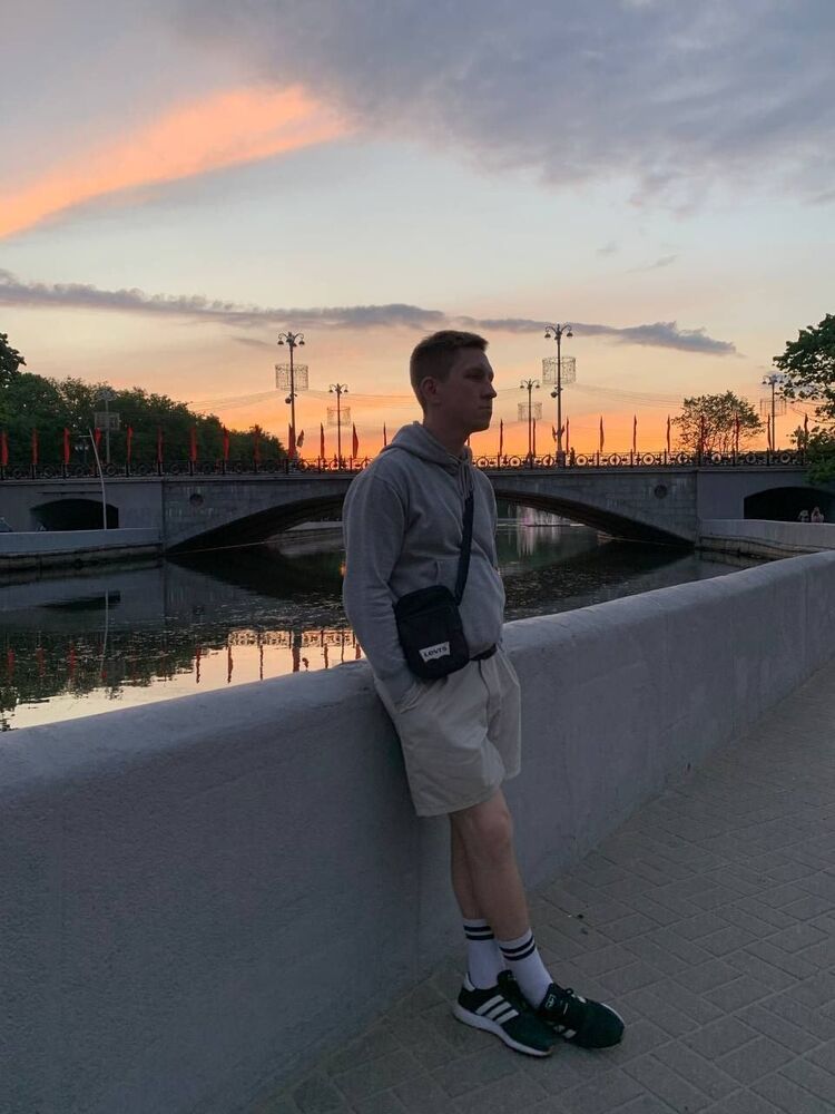  34696720  Vlad, 26 ,    
