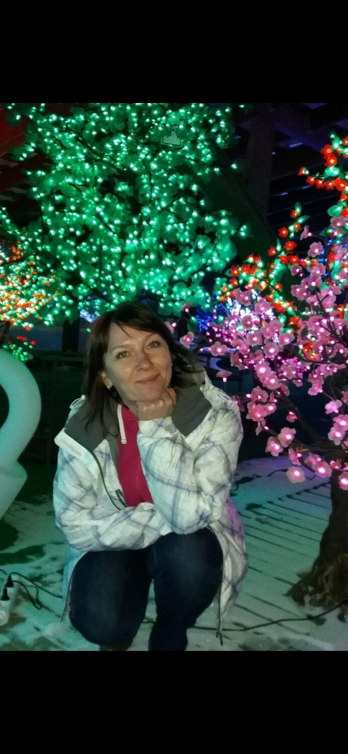  51069220  Anna, 48 ,    -