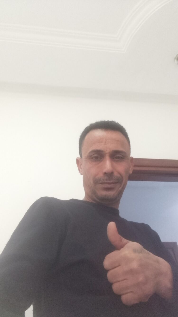  41786330  Maher, 43 ,    