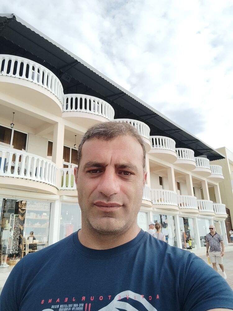  29425290  Mher, 43 ,    