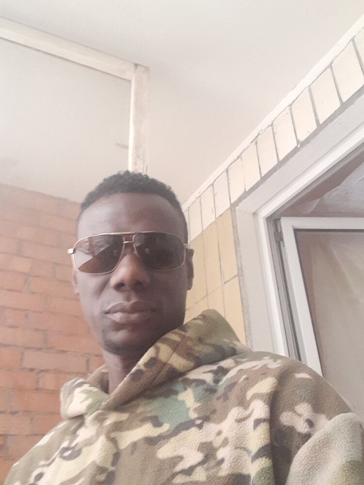  41029360  , 25 ,    