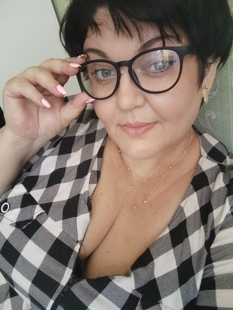  53000120  Jeni, 44 ,    