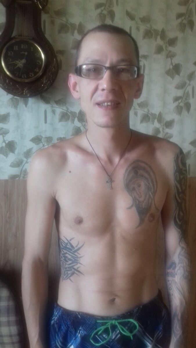  9926330  Aleksej, 45 ,    