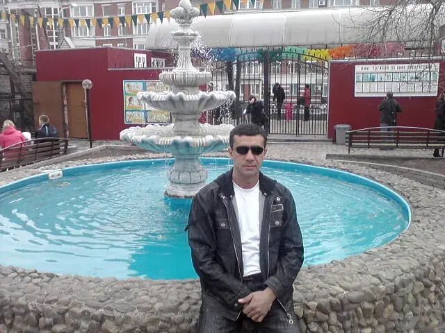  32335950  Kamo, 49 ,    