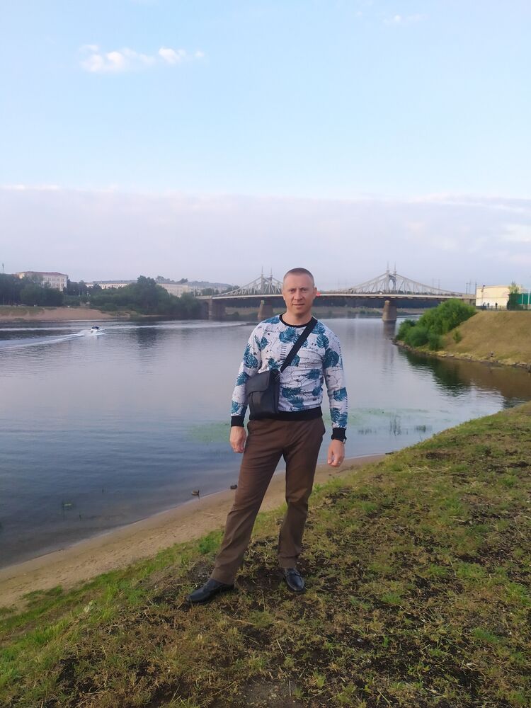  34065700  Vlad, 43 ,    