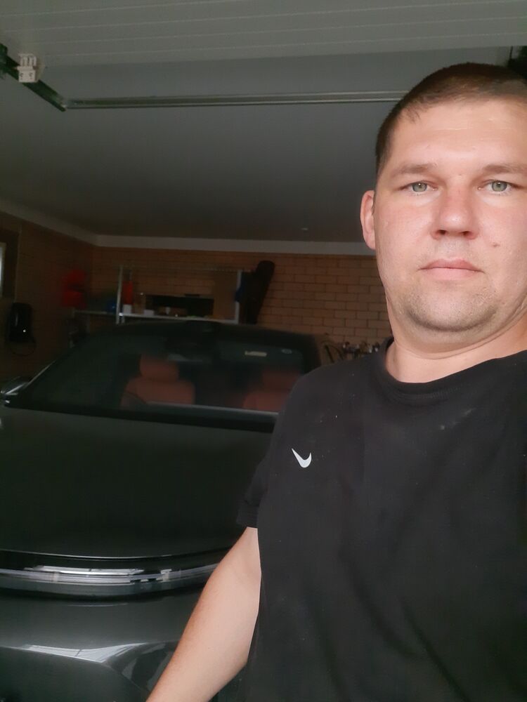  43930270  , 37 ,    