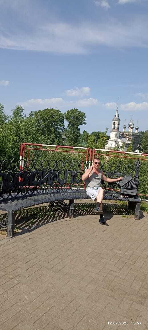  53211410  Sergey, 49 ,    