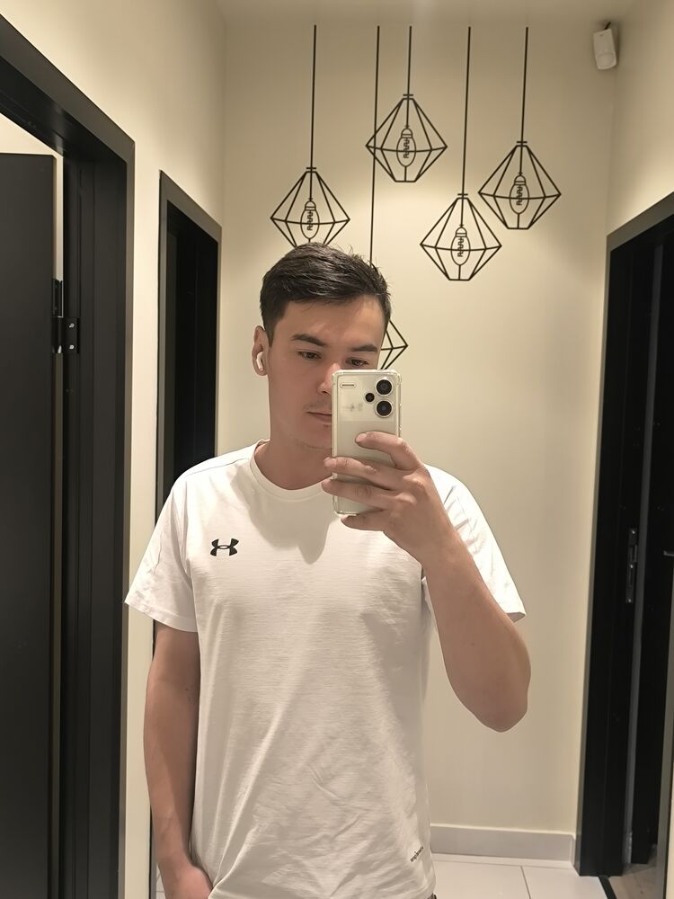  53931070  Roma, 32 ,    