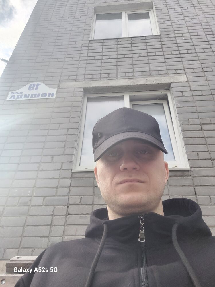  ,   Vitalay, 33 ,   ,   