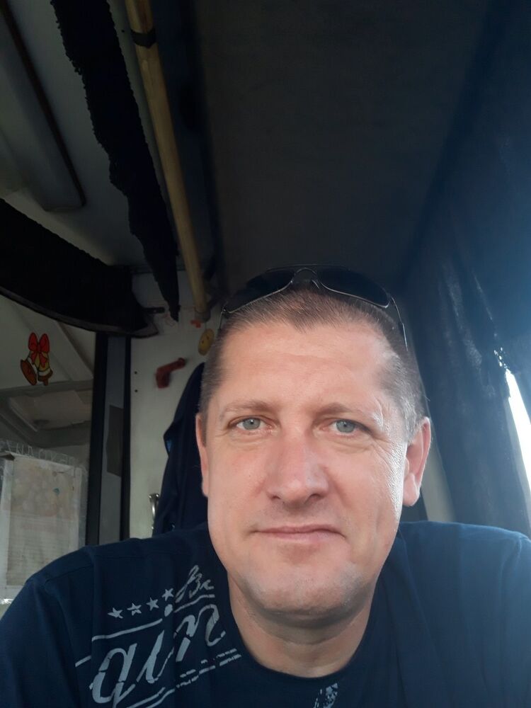  13616380  Pavel, 49 ,    