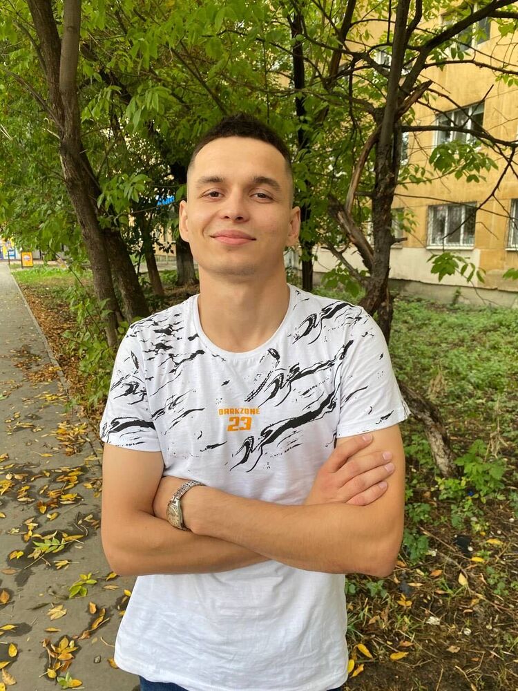  ,   Vito, 28 ,   ,   