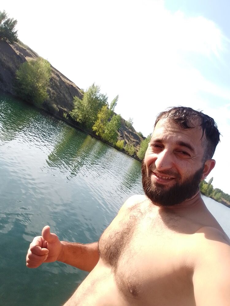  29017120  Ruslan, 37 ,    --