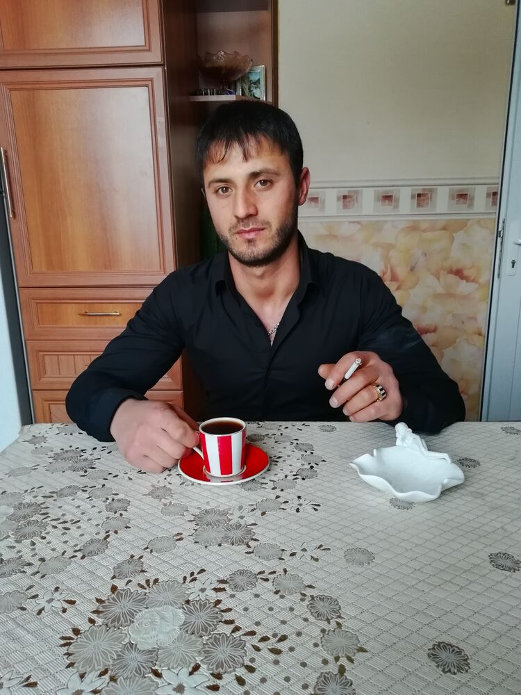  51073790  Bagrat, 32 ,    