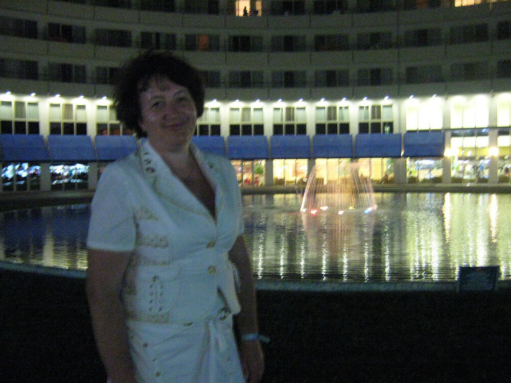  32273620  Elizaveta, 52 ,    