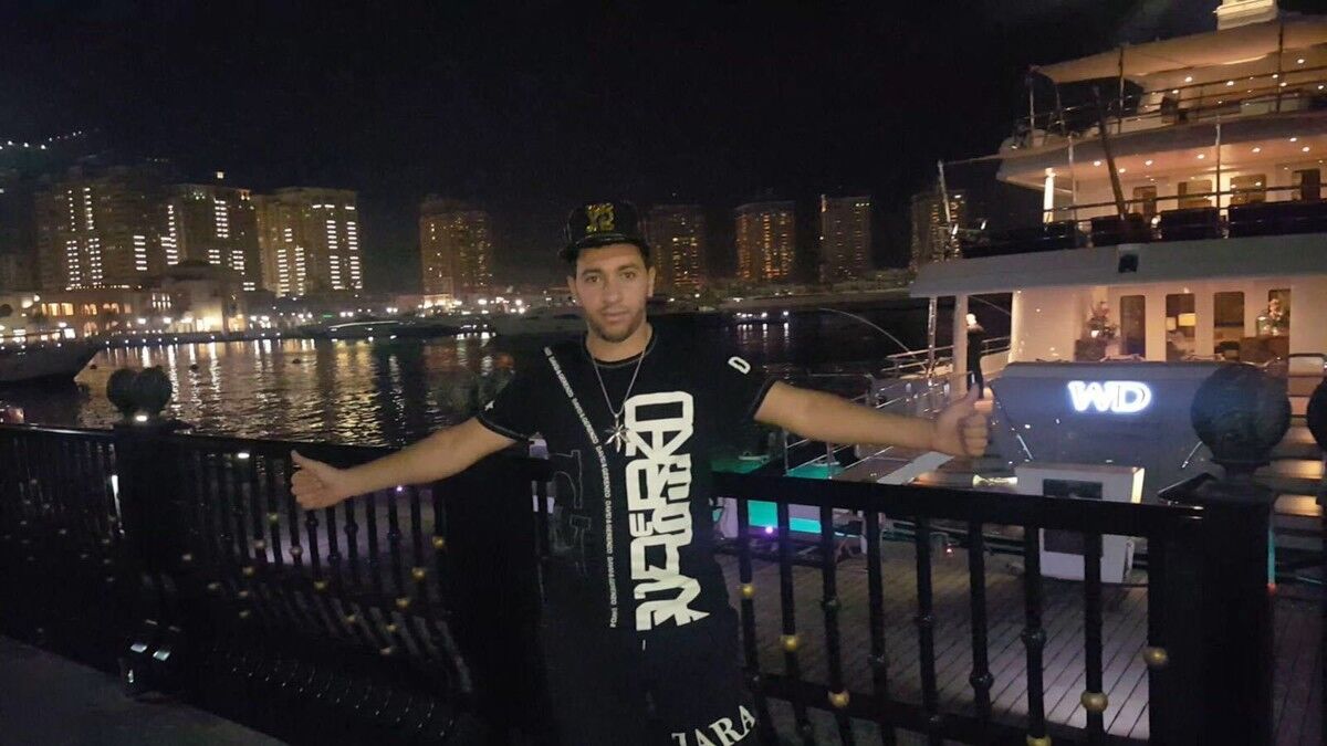  18520650  Samir, 32 ,    