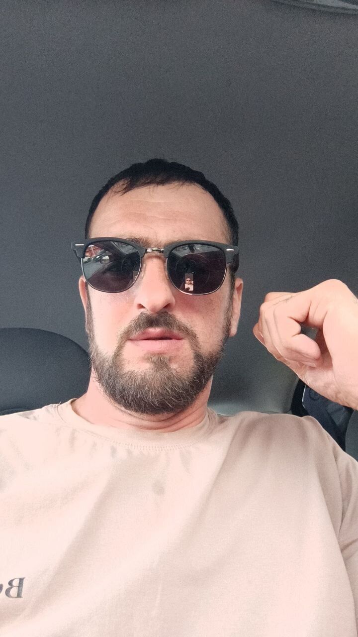  45700580  , 37 ,    