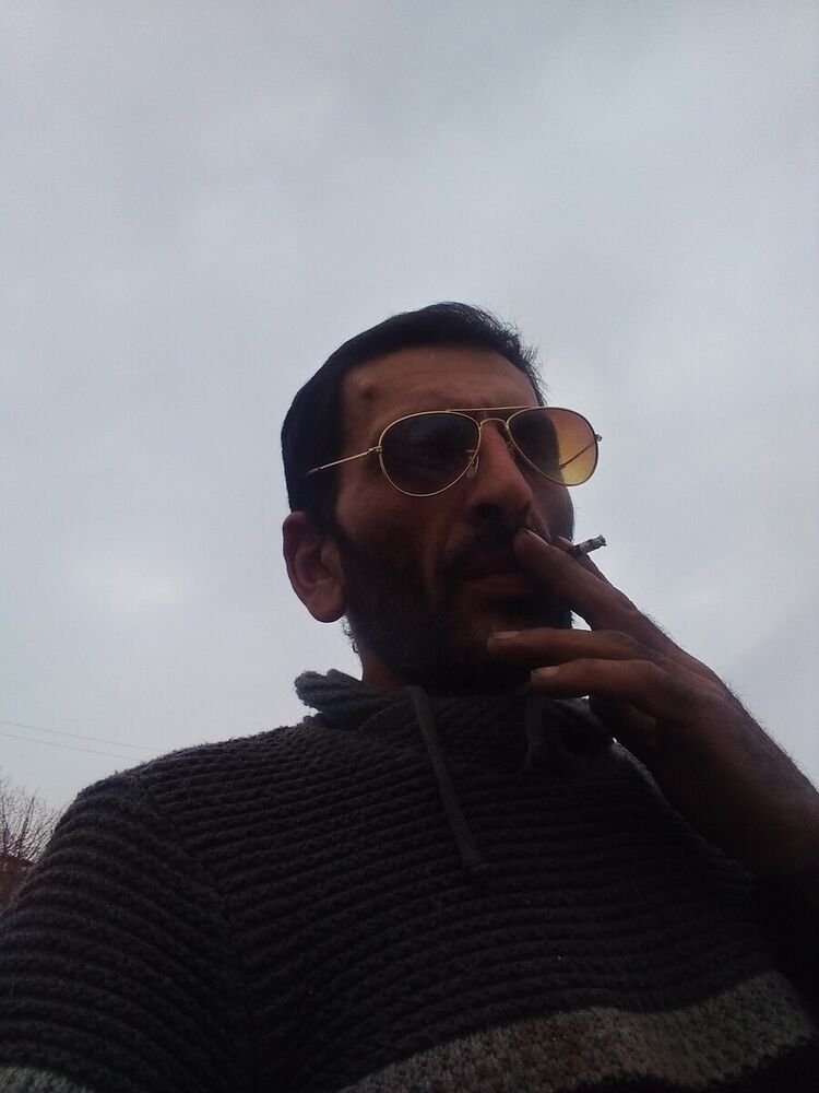  22205220  Lernik, 46 ,    