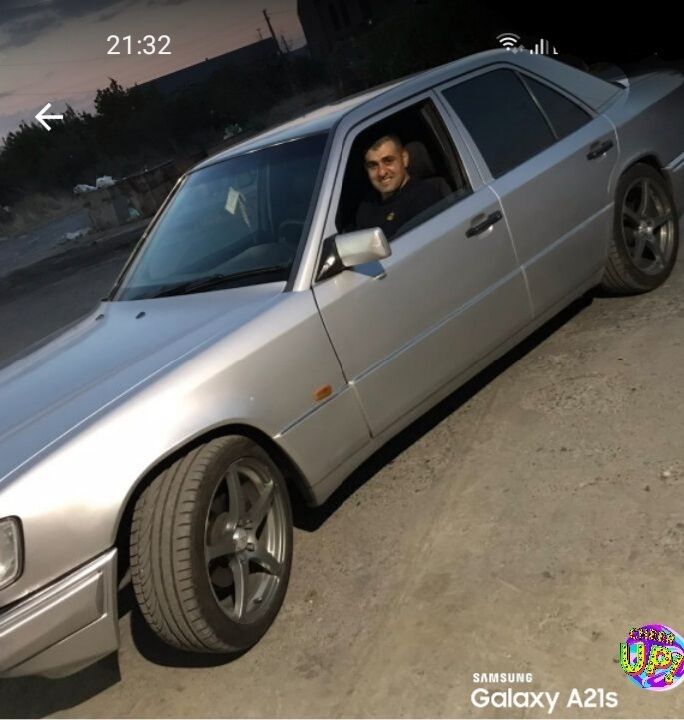  33825910  Albert, 40 ,    