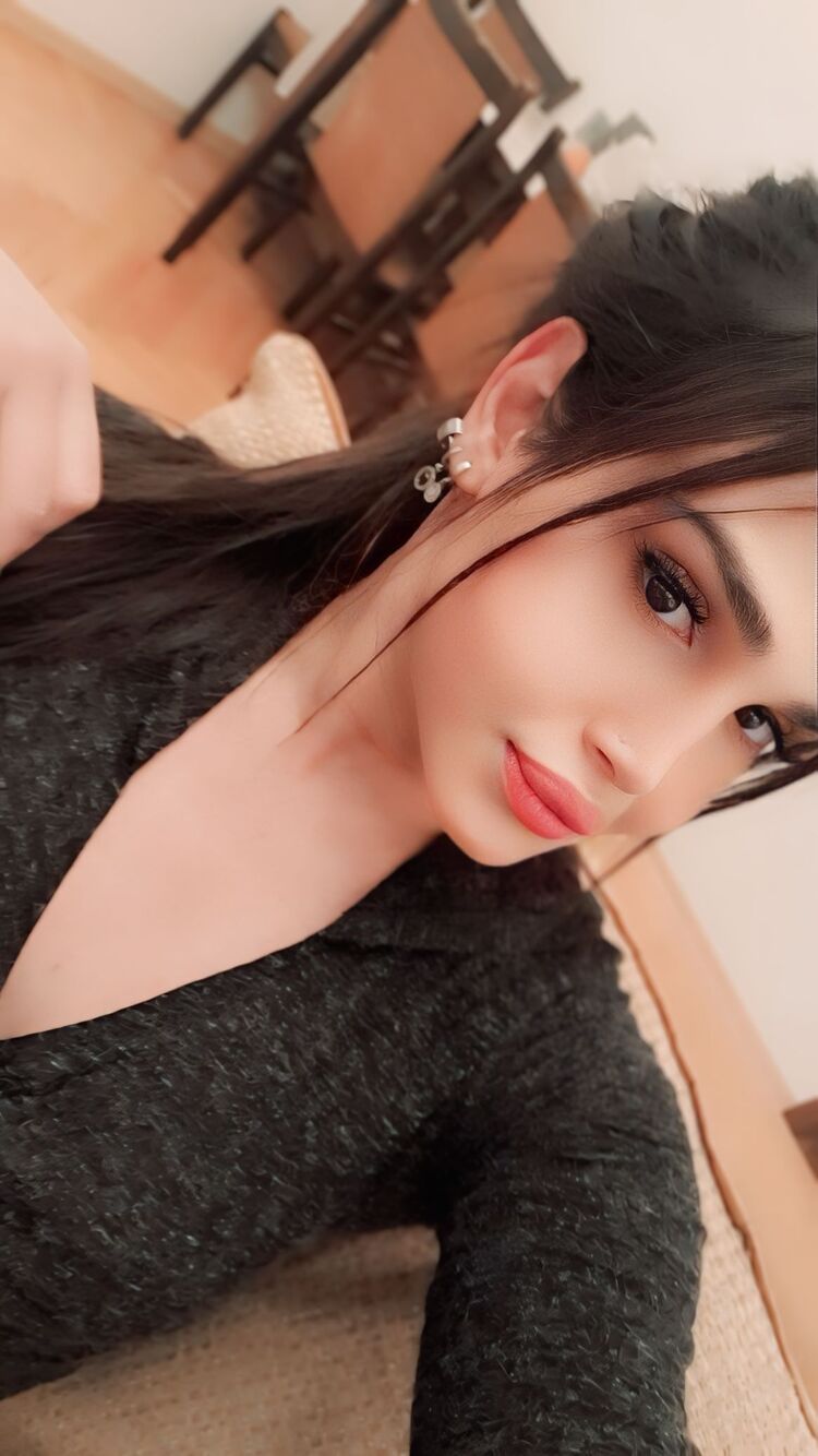  48358850  LEYLA, 27 ,    