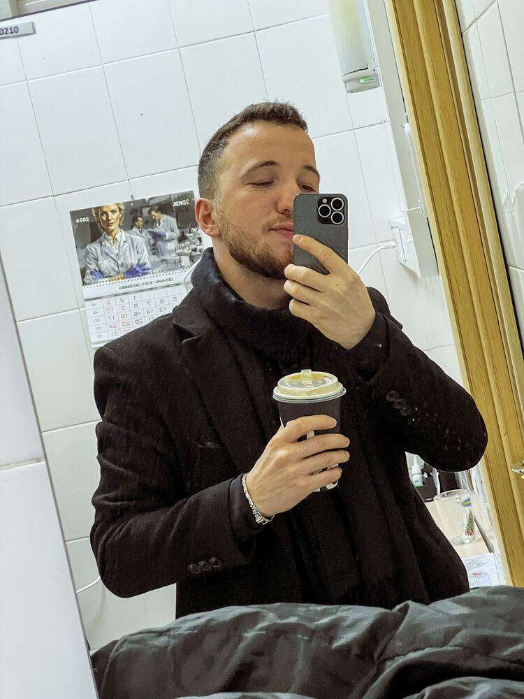  42837990  , 26 ,    