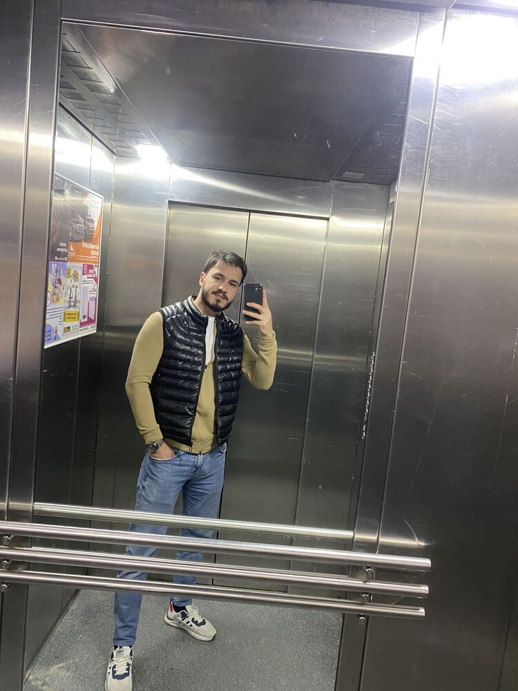  38957910  Huseyn, 28 ,    