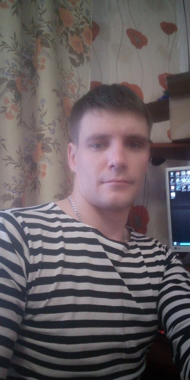  53314180  Roman, 36 ,    
