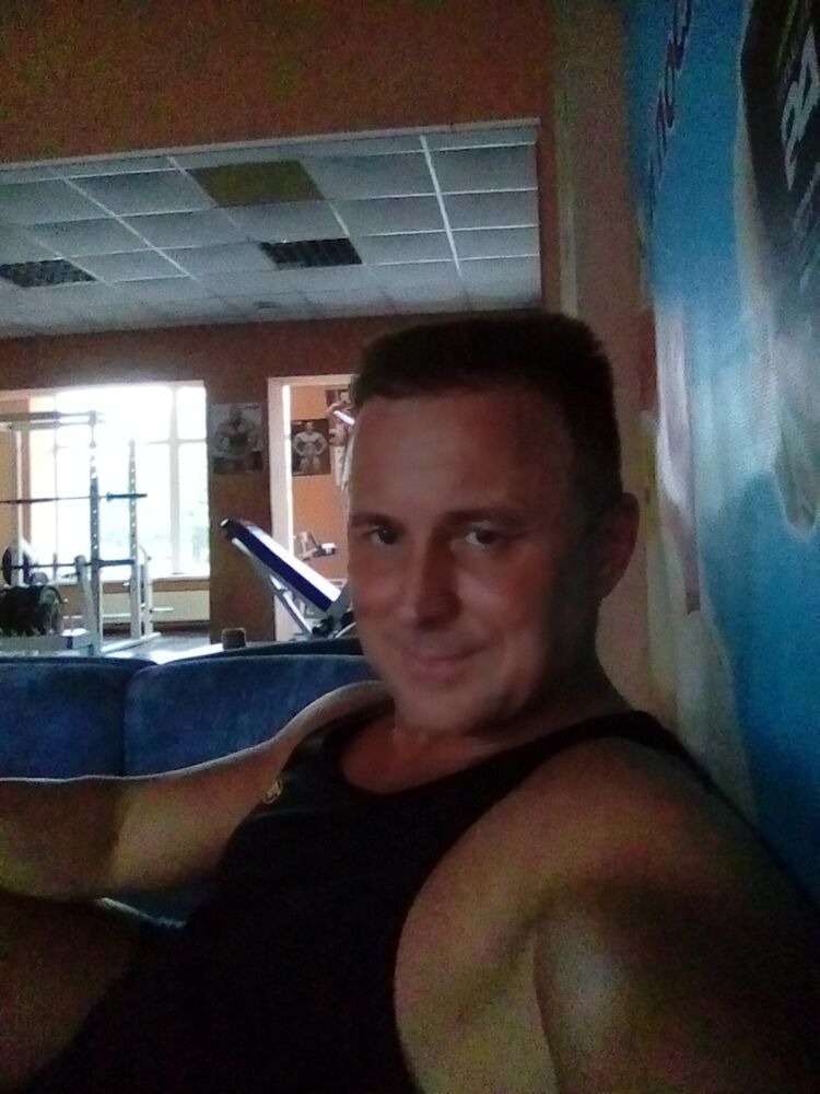  25952810  Alex, 48 ,    
