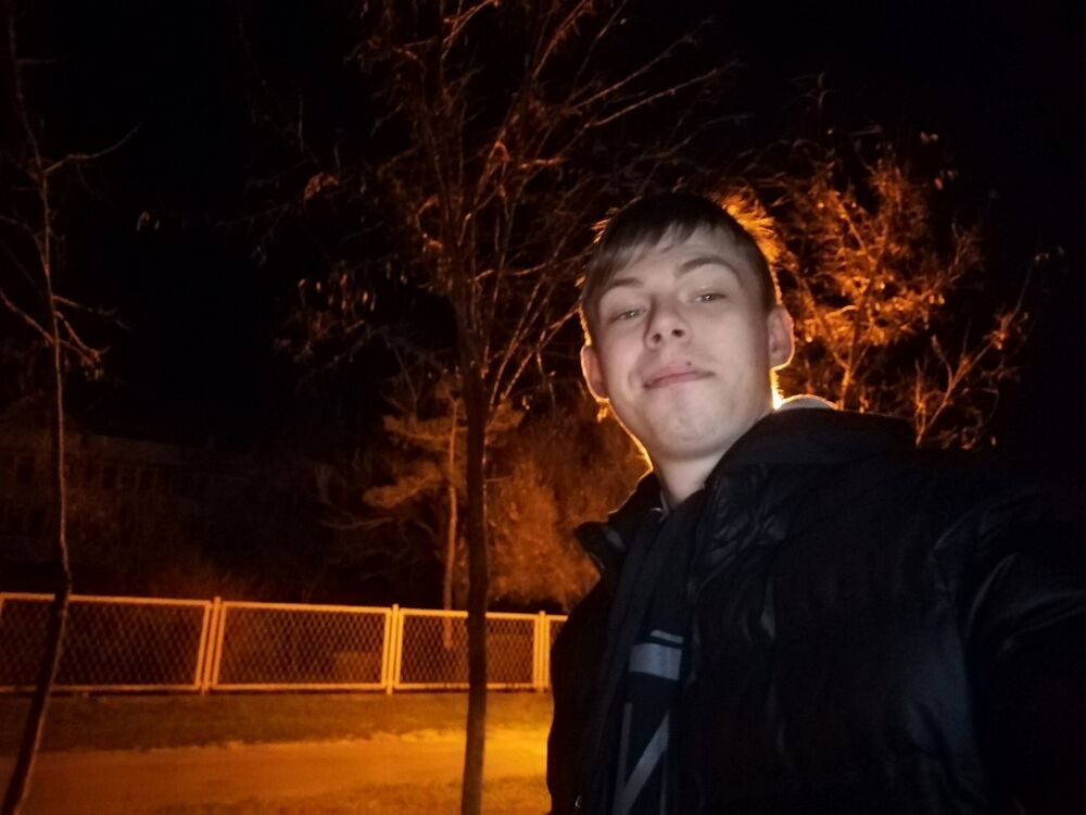  42968030  Faik, 27 ,    -