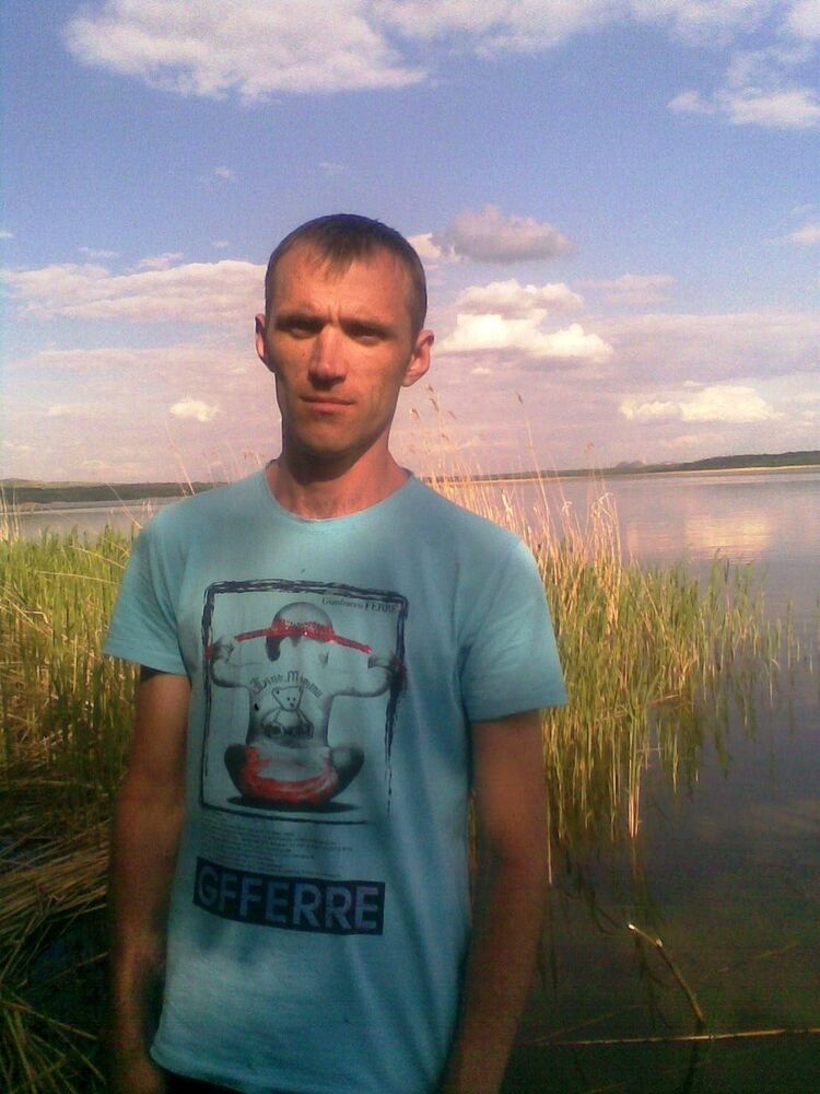  10139390  Sergey, 41 ,    