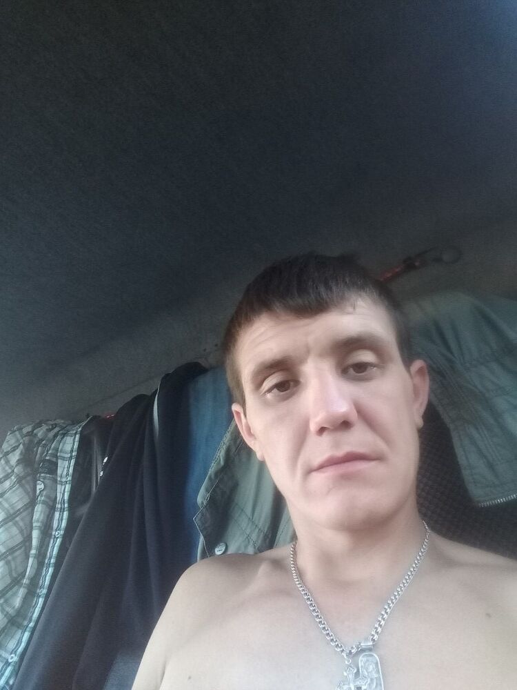  9881480  Evgeni, 38 ,    