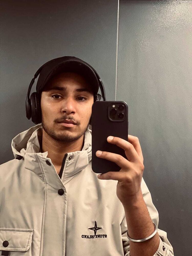  54612290  Arshdeep, 18 ,    