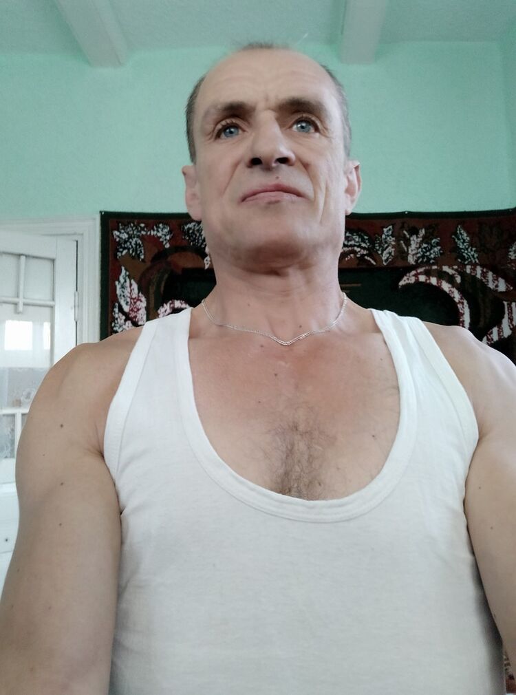  18294860  Vovca, 49 ,    